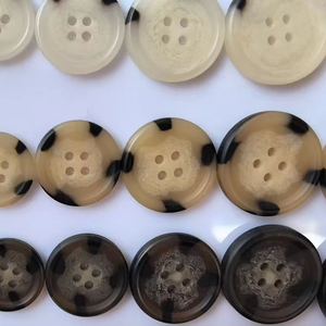 Venta Directa de Fábrica: Botones Planos de Plástico Imitación Cuerno en Colores Marrones Mixtos para Abrigos, Camisas y Manualidades Naturales - Product Image 5