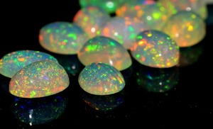 Ópalo Etíope Natural Cabujón Corte Ovalado Gema Suelta Multicolor con Efecto de Fuego para Joyería - Product Image 4