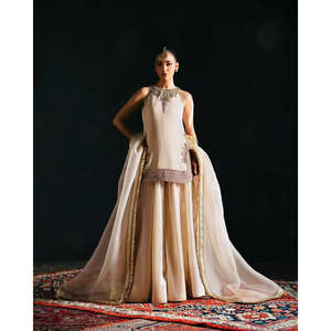 Conjunto elegante de parte superior e inferior para mujer con Dupatta para fiestas - Product Image 3