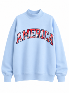 เสื้อสเวตเชิ้ตคอกลมสีฟ้าอ่อนทรงโอเวอร์ไซส์ พิมพ์ลายตัวอักษร America ขายส่ง เสื้อสเวตเชิ้ตคอกลมทรงโอเวอร์ไซส์สำหรับผู้หญิง ผ้าฟลีซ - Product Image 1