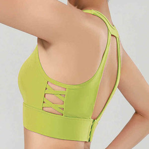 เสื้อชั้นในกีฬา Econex Sports สีเขียว ตะเข็บเรียบ ระบายอากาศได้ดี ผลิตจากผ้าสแปนเด็กซ์/โพลีเอสเตอร์ สายไขว้ด้านหลัง ปิดด้วยซิปด้านหน้า รองรับระดับปานกลาง เหมาะสำหรับโยคะและวิ่ง - Product Image 4