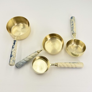 Nueva Taza Medidora de Acero Inoxidable con Acabado Dorado y Asa de Resina de Alta Calidad, Capacidad de 250 ml, Ecológica y Resistente al Calor - Product Image 4