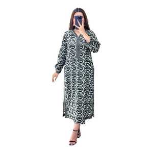 Ensemble de robe en coton imprimé, vêtements indiens et pakistanais, collection d'été, doux et respirant, tenue pour femmes en 3 pièces, à porter au quotidien - Product Image 1