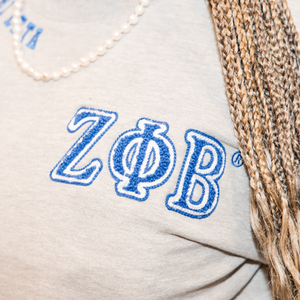 เสื้อสเวตเชิ้ตสีเทาเฮเทอร์ลายเชนิลล์ของชมรมเซต้า ฟิ เบต้า สำหรับผู้หญิง ดีไซน์ตัวอักษรกรีกด้านหลัง ขนาดพอดีตัว สวมใส่สบาย - Product Image 5