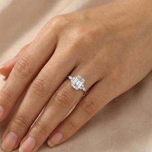 Bague de fiançailles en or massif 10K 14K 18K avec diamant de laboratoire taille marquise émeraude et taille rond, couleur E, clarté VVS - Product Image 4