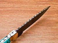 Couteau de chasse et d'extérieur à lame fixe en acier Damas de qualité industrielle BLADE MARK INDUSTRIES, manche en résine turquoise