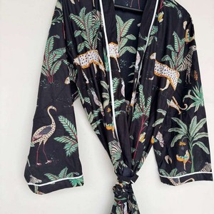 Kimono Largo Transpirable con Estampado Digital Hecho a Mano, Abrigo Cálido de Otoño e Invierno para Mujer, 100% Algodón Ecológico con Estampado Floral - Product Image 2