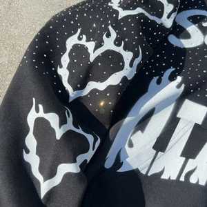 Sudadera con capucha de felpa francesa de gran gramaje, con hombros caídos, cremallera y pedrería, personalizada - Product Image 5