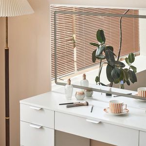 Espejo LED 3 modos de iluminación Juego de tocador con 5 cajones 2 gabinetes Amplio espacio de almacenamiento Sillas de iluminación Vanidades de maquillaje - Product Image 5