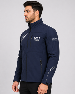 Veste softshell pour homme personnalisée, imperméable, coupe-vent, respirante, à capuche, fermeture éclair intégrale, col montant, impression réfléchissante, logo OEM - Product Image 5