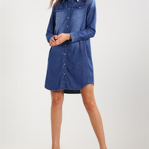 Vente Chaude : Robe Chemise en Jean Slim à Manches Longues pour Femme, Style Décontracté et Tendance, Idéale pour l'Été et l'Automne, Qualité Supérieure, Vente en Gros - Product Image 1