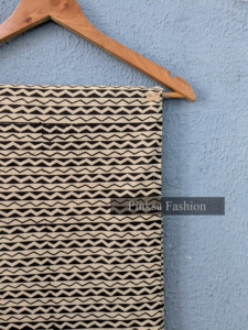 ผ้าฝ้ายแท้ 100% พิมพ์ลายด้วยมือ ลายซิกแซกสีดำ ผ้าลายเชฟรอนอินเดียแบบไจปุรี สำหรับตัดเย็บเสื้อผ้า งานฝีมือ DIY - Product Image 4