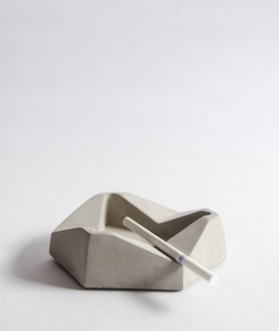 Cendrier sans fumée en aluminium, design industriel moderne, durable, résistant à la chaleur, accessoire de fumeur de table, aspect artisanal haut de gamme - Product Image 6