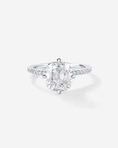 Bague de fiançailles solitaire élégante en or massif 14 carats avec diamant de laboratoire taille coussin, pavé halo, style ancien, pour femme - Product Image 1