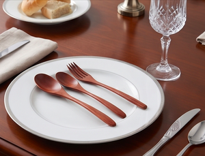 Juego de cubiertos de madera con cuchara, tenedor y cuchillo, diseño minimalista, pulido a mano, reutilizable para uso en campamentos. - Product Image 4