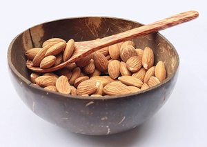 Tazón de Madera Natural Hecho a Mano para Servir Ensaladas Frescas, Frutas y Comidas Saludables con una Presentación Rústica y Elegante para la Cocina - Product Image 2