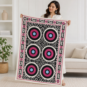 Couvre-lit en coton Suzani fait main exclusif, crème, noir, rose, broderie florale mandala, style bohème, décoration ethnique indienne pour la maison - Product Image 4