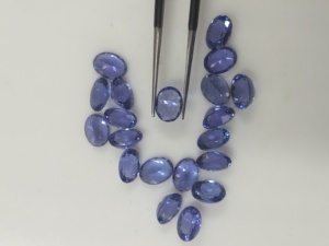 Piedra de Tanzanita Natural Azul Violeta de 8x6mm, Corte Ovalado Elegante para Diseño de Joyería, de Proveedor Indio - Product Image 3