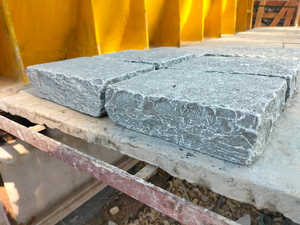 Kualitas Tinggi Tandur Abu-abu Batu Kapur <span class=keywords><strong>Tumbled</strong></span> Cobble Batu <span class=keywords><strong>Pavers</strong></span> 14X20X5/7 Cm Luar Ruangan Taman Jalur Jalan Setapak Batu Paving Patio
