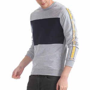 เสื้อสเวตเชิ้ตคอกลมสีเทาอ่อนดำแบบมีแถบข้างอกสำหรับผู้ชาย แขนยาว สวมใส่สบายๆ ในฤดูหนาว ขายส่ง - Product Image 5