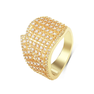 Anillo de banda ancha de oro con moissanita y diamantes pavé entrelazados, anillo llamativo de lujo para mujer, joyería fina - Product Image 2