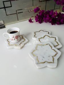 Posavasos de piedra con forma de flor y borde dorado, diseño moderno, antideslizantes, para decoración de mesa. - Product Image 5