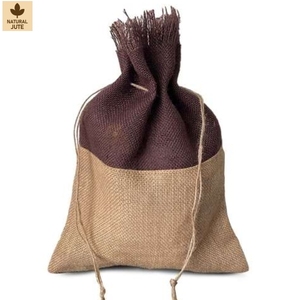 Pochette en jute à cordon de serrage bicolore effilochée avec logo personnalisé 25x34 cm, sac d'emballage cadeau en toile de jute, vente en gros, fabricant OEM, exportateur - Product Image 1