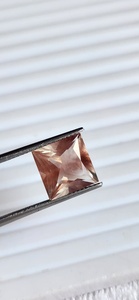 Pierre de soleil d'Oregon naturelle, taille princesse, magnifique forme carrée, pierre précieuse en vrac pour la fabrication de bijoux, disponible à prix de gros. - Product Image 3