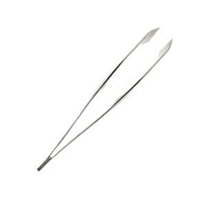 Pince à épiler en acier inoxydable Fishbone Clip pince à épiler de meilleure qualité par Gray Rocks - Product Image 3