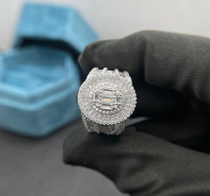 Anillo de boda de plata de ley 925 para hombre, estilo campeonato, con moissanita helada de corte baguette y redondo, estilo hip hop, para raperos - Product Image 5