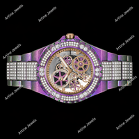 Montre à cadran squelette en cristal violet avec engrenages dorés, boîtier coloré, lunette scintillante et design audacieux style street fashion