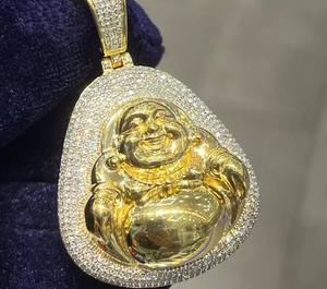 Colgante Buda Sonriente Iced Out de Oro Amarillo con Moissanita VVS, Tendencia, Superventas, Estilo Hip Hop, Lujo, Pieza de Destaque Religiosa - Product Image 1