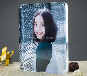 2025 cadre photo acrylique économique 5R avec aimant pour un affichage facile | Idéal pour les magasins de détail - Product Image 1
