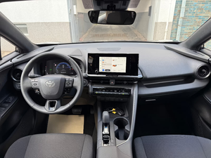 Toyota C-HR 18 Hybride FWD Flow SUV Compact Automatique Essence Électrique Crossover Voiture d'occasion Exportation Conduite à Gauche - Product Image 4