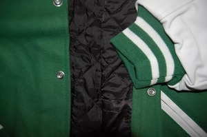 Veste imperméable de haute qualité, légère et réversible pour hommes, fabriquée au Pakistan. - Product Image 5
