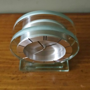 Horloge de bureau en verre à succès, design circulaire moderne, mouvement à quartz, affichage silencieux des aiguilles, fonctionne sur piles - Product Image 2