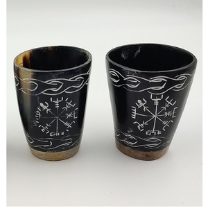Vaso de Chupito de Cuerno Natural Hecho a Mano con Diseño Antiguo de Calidad de Exportación, Taza de Cuerno para Beber con Ágata de Oso para Bar, de la India. - Product Image 4