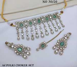 Ensemble de mariée en gros AD Polki : Collier ras-du-cou scintillant en diamant américain avec pampilles et boucles d'oreilles, ensemble ethnique de mariage Mangtika - Product Image 3