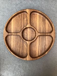 Plateau de service carré en bois à 5 compartiments, assiette à collations divisée, plateau à apéritifs, design moderne, durable, écologique, pour les fêtes - Product Image 1