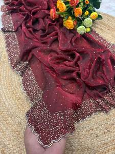 Nouveau design de sari long pré-plissé avec bordure fantaisie richement ornée de miroirs, idéal pour les soirées et les fêtes, avec pièce de chemisier assortie. - Product Image 6