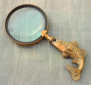 Loupe avec poignée en laiton en forme de poisson, loupe au design unique de poisson, style vintage, décoration de bureau, bibliothèque, salle d'étude - Product Image 1