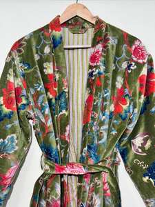 Robe kimono en velours vert, peignoir de mariée, robe de demoiselle d'honneur, peignoir d'hiver - Product Image 2