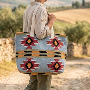 Bolso Kilim Amarillo Turco con Diseño Geométrico, Borlas y Doble Asa, Resistente, Tejido a Mano, Ideal para Viajes, Estilo Casual - Product Image 4