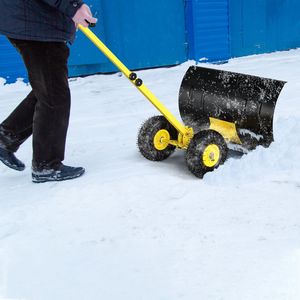 Spazzaneve Manuale Regolabile 74*47cm con Manico a T in Ferro Giallo e Lama Nera per Spazzolare la Neve - Product Image 4