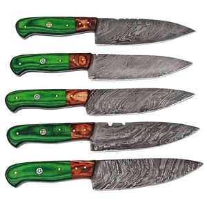 Couteau de cuisine et couteau d'extérieur faits à la main en acier Damas avec manche en bois - Product Image 6