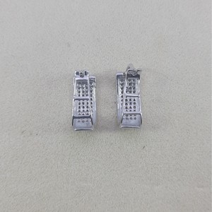 Boucles d'oreilles Huggie en argent sterling 925 avec diamants, taille brillant rond, micro-pavé, géométriques, minimalistes, pour usage quotidien, unisexe, 0,25 ct - Product Image 5