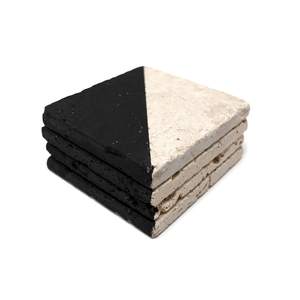 Sous-verres en travertin beige naturel 4x4, absorbants, en pierre roulée, pièces uniques, accessoires pour table basse - Product Image 5