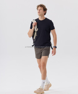 Short fendu sans coutures avec logo personnalisé, short décontracté, solide et léger, short de sport en nylon tissé respirant à séchage rapide pour hommes - Product Image 4
