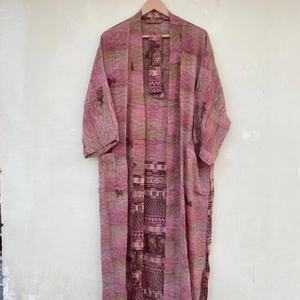 Belle Robe De Chambre Rose Vintage Kimono Robe Robe De Mariée Robe De Soie Lounge Wear Boho Kimono En Soie - Product Image 1