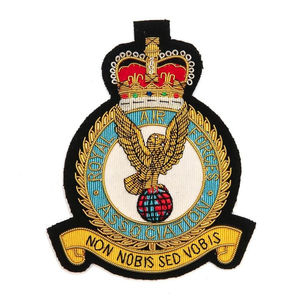 Patchs et badges brodés à la main en forme de cœur - Tailles et designs personnalisés, tissu en toile, broderie 3D pour chapeaux - Product Image 3